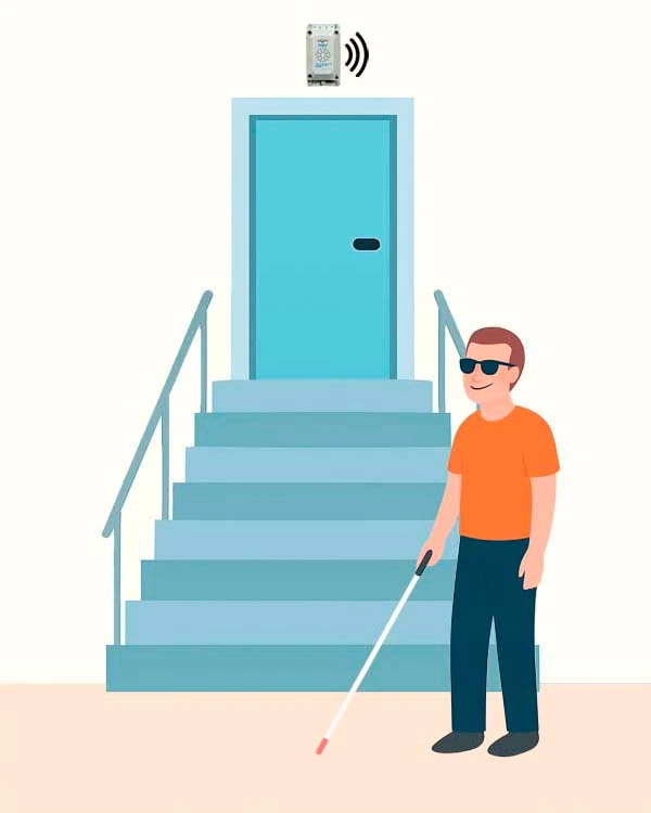 Речевой информатор над лестницей помогает ориентироваться в здании